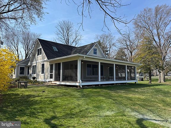 2nd image of 1268 Hayes Rd