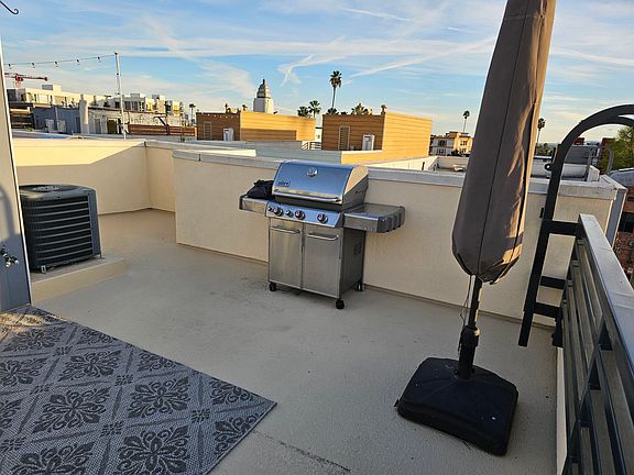 Roof Deck 3-Burner w/ Sear Station Gas Grill