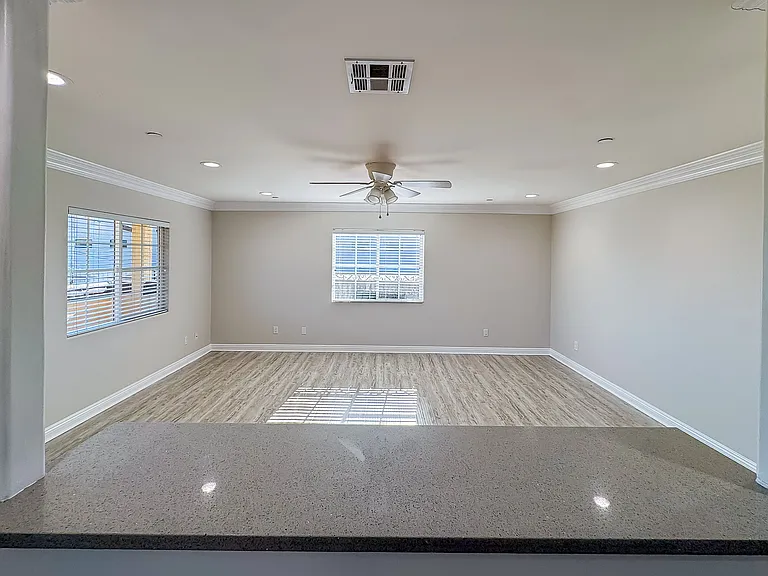 7923 Ledge Ave — Photo 9