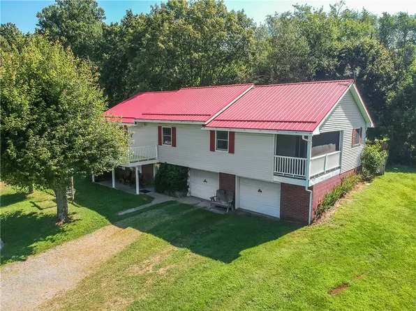 118 Cody Ln, Ellwood City, PA 16117