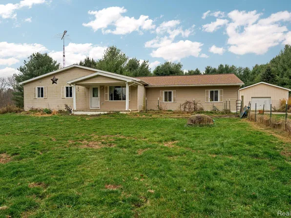 10901 Roberts Dr, Munith, MI 49259