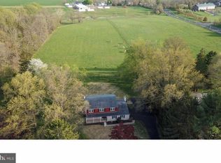 8 Spring Ln, Yardley, PA 19067