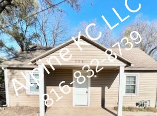 558 S Carlisle Dr, Sugar Creek, MO 64054