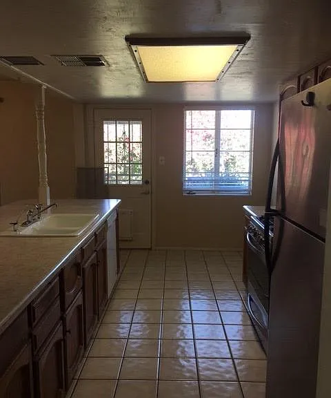 520 W 18th St — Photo 5