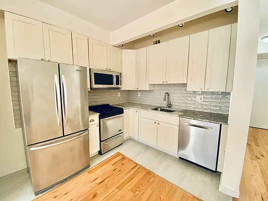 Rented by RELO REDAC INC. | media 14