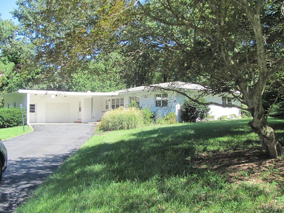 1st image of 1536 Woodridge Dr