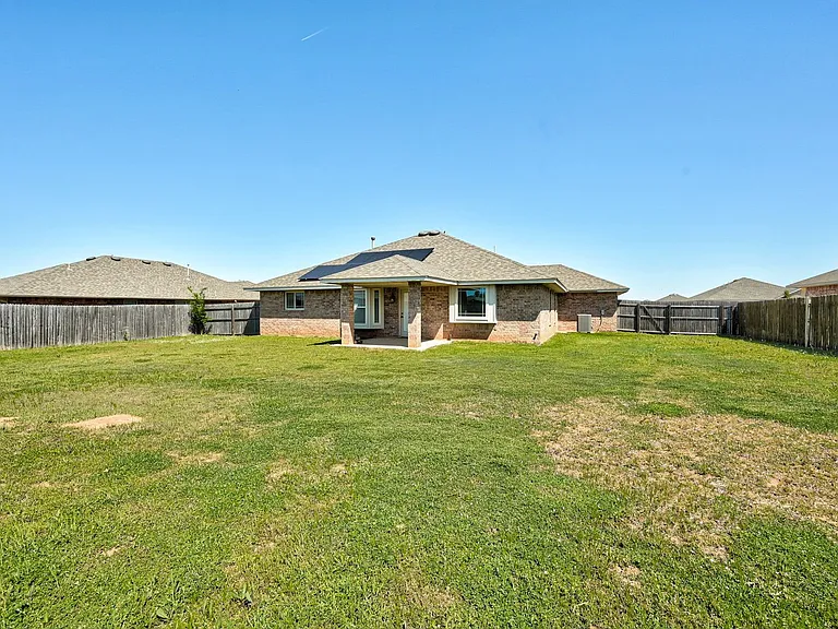 915 Lazywood Dr — Photo 38