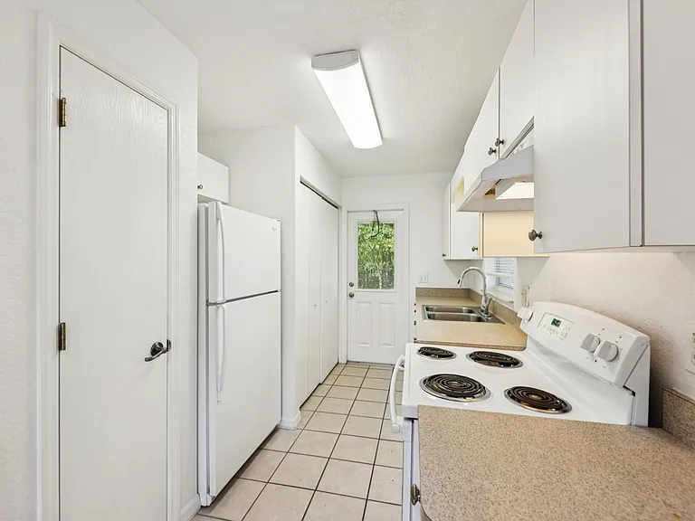 The Flats at Belleview — Photo 11
