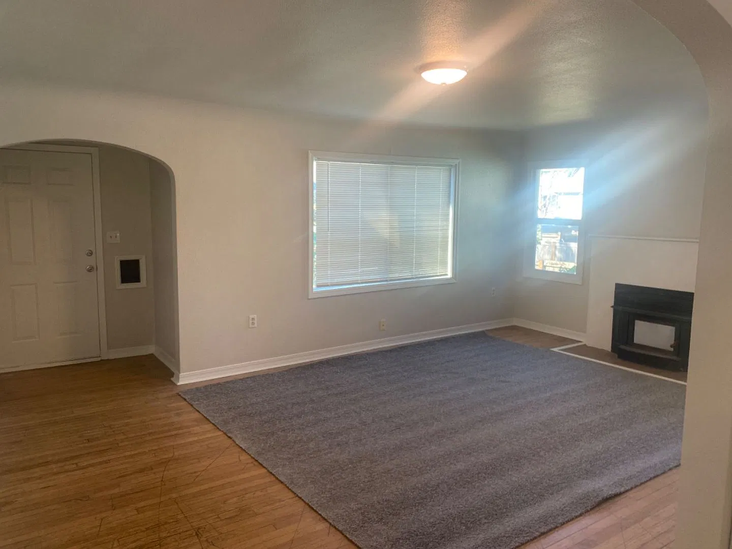 Rental 5 Bedroom 2 bath with W/D & Garage $2950 — Photo 3