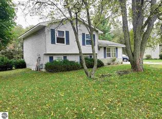 3755 Cecil Rd, Cadillac, MI 49601