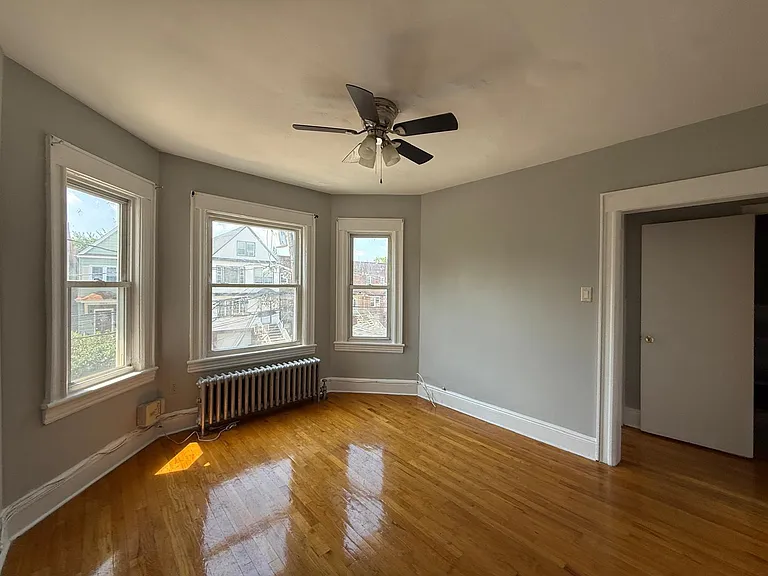 95 W 52nd St #2 — Photo 4