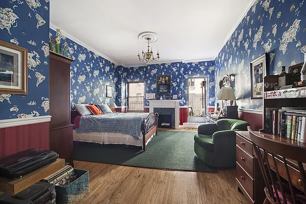 Sold by Compass | media 10