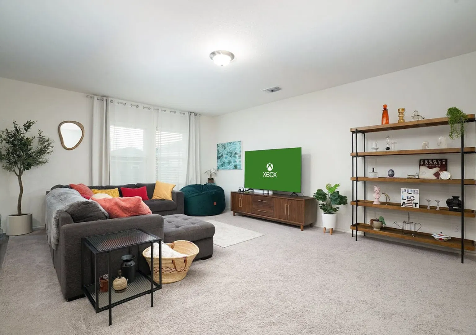 Sleeps 13 | Near SeaWorld & Lackland | 4BR — Photo 2