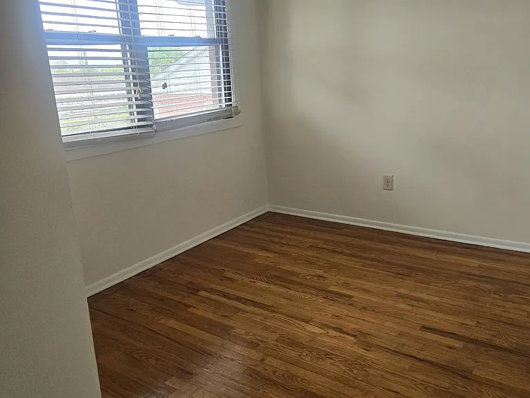 1300 Rock Ave — Photo 2