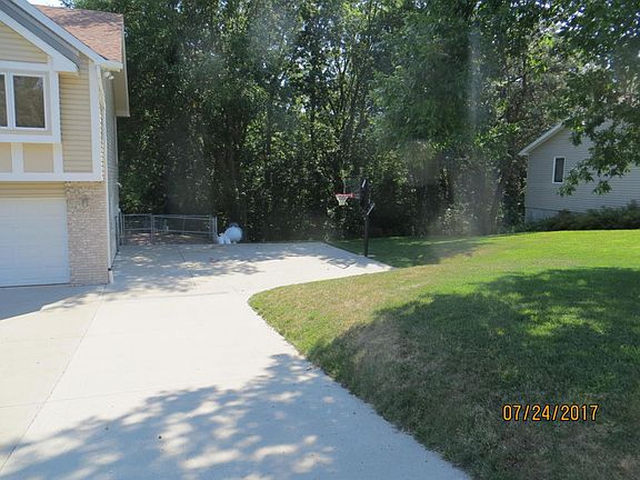 3rd image of 2160 Westridge Dr