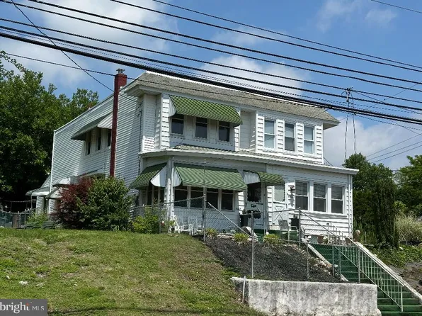 2402 W 9th St, Chester, PA 19013