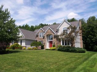 38285 McDowell Dr, Solon, OH 44139