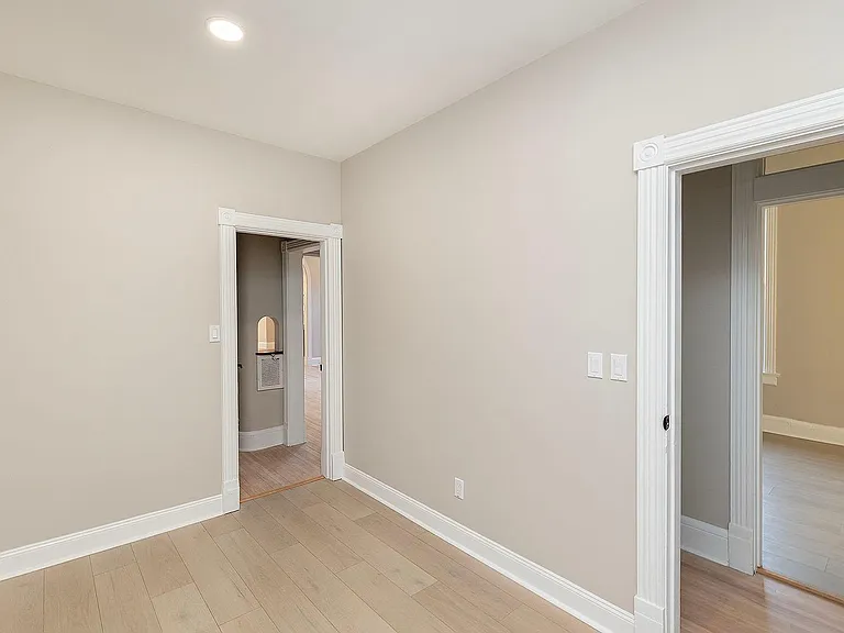 105 Washington St — Photo 19