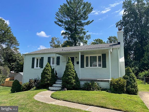 2nd image of 3729 Richard Ave