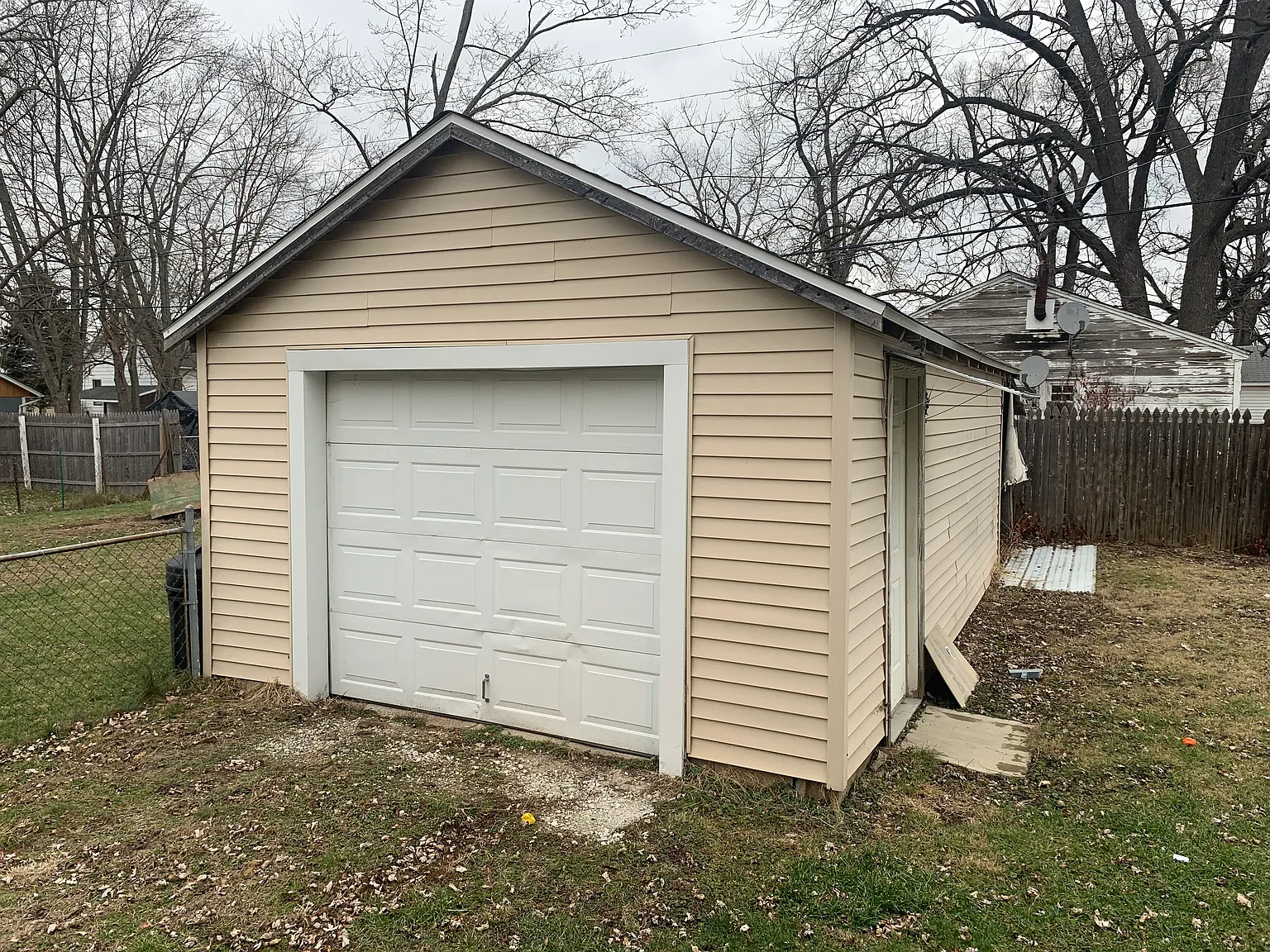 2 bed, 896 sqft, $1,199 — Photo 2