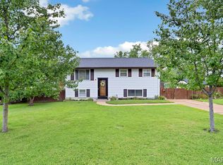 532 Golden Valley Dr, Saint Louis, MO 63129