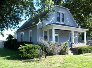 1301 Broadway St, Pekin, IL 61554