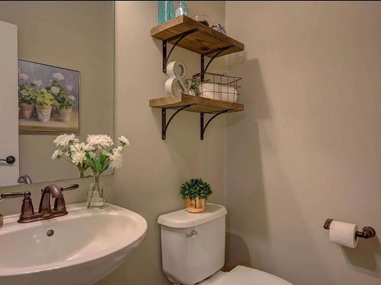 11916 Trottingham Cir — Photo 14