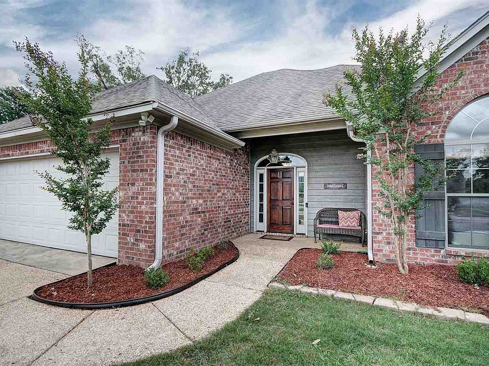 1st image of 133 Rockbridge Cir
