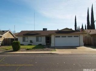 1421 Speer St, Oakdale, CA 95361