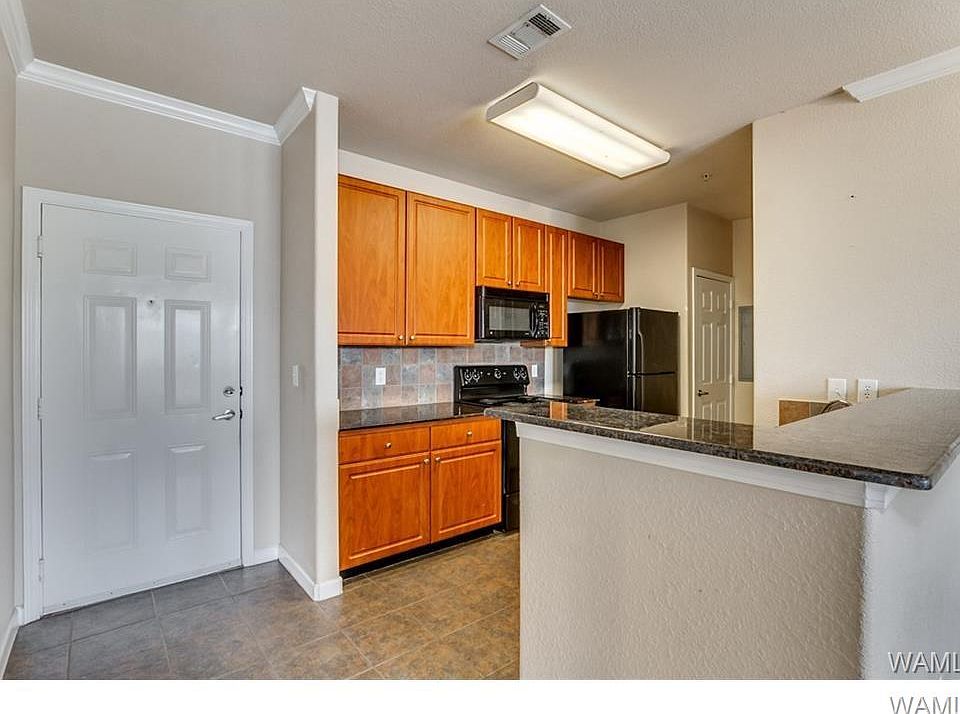 1st image of 600 13th St Unit 423