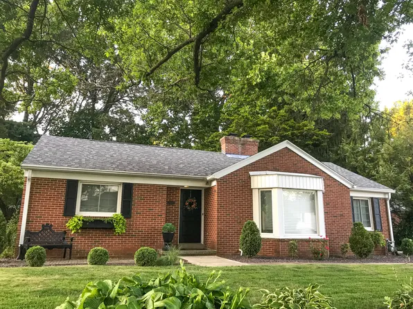 2007 Greenbriar Rd, Leland Grove, IL 62704