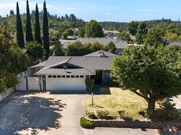 3rd image of 141 Southridge Way