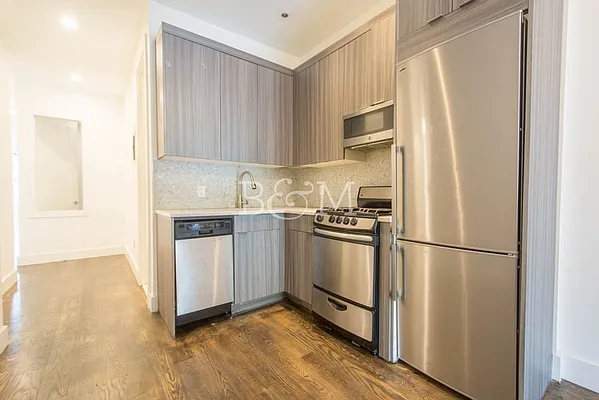 Rented by Brick&Mortar | media 28