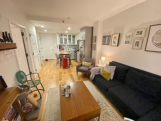 4th image of 490 Myrtle Ave APT 2L