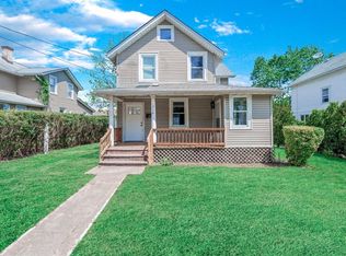 211 Belmont Ave, Westbury, NY 11590