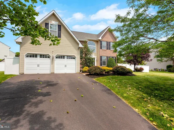 3584 Gray Fox Dr, Chalfont, PA 18914
