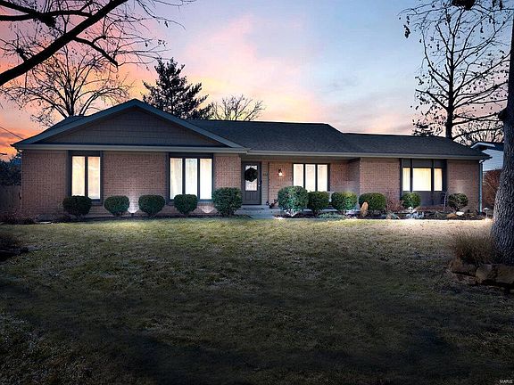 2nd image of 402 Algonquin Dr