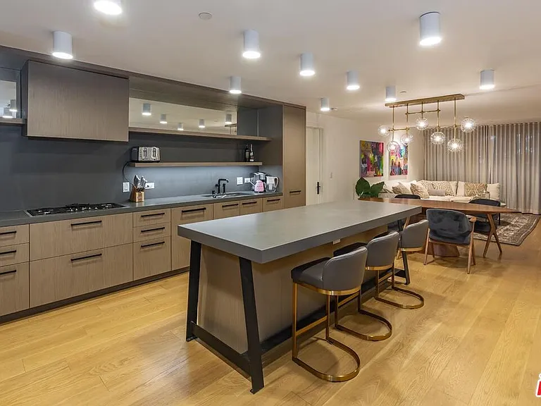 10777 Wilshire Blvd #205 — Photo 4