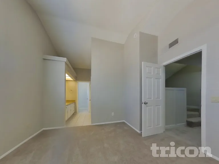 6340 W Mercer Ln — Photo 9