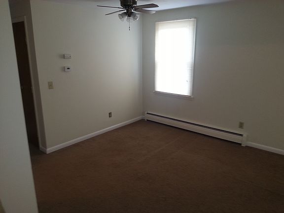 4th image of 25 Denrose Dr #1