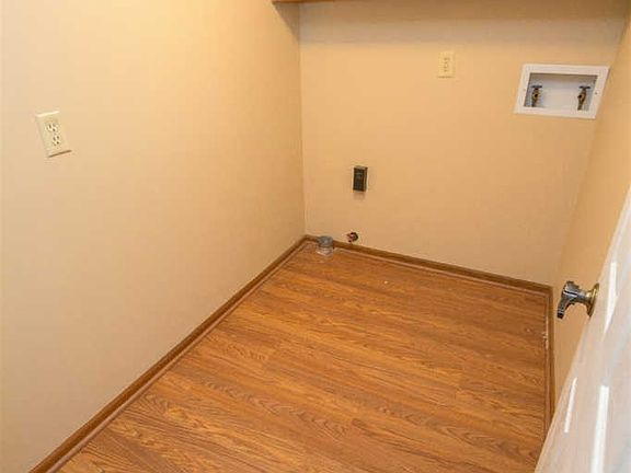 5th image of 71 Brookberry Dr