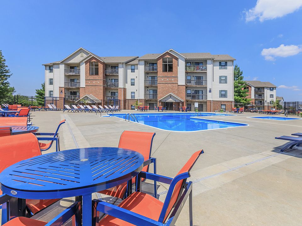 Orchard Park Apartments Pool