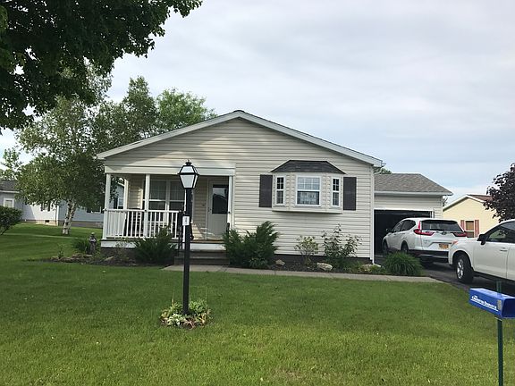2nd image of 40 Cherrywood Blvd