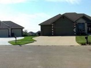 2638 SW Chauncey Ct, Topeka, KS 66614