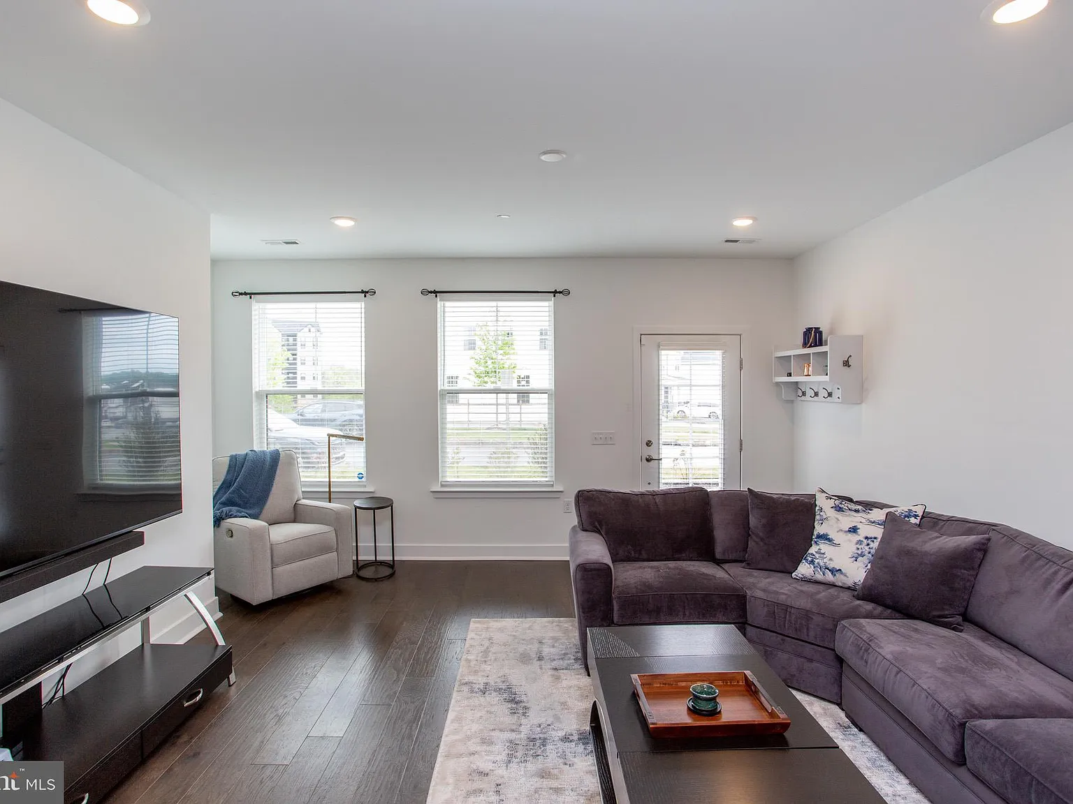 2 bed, 1347 sqft, $3,500 — Photo 2