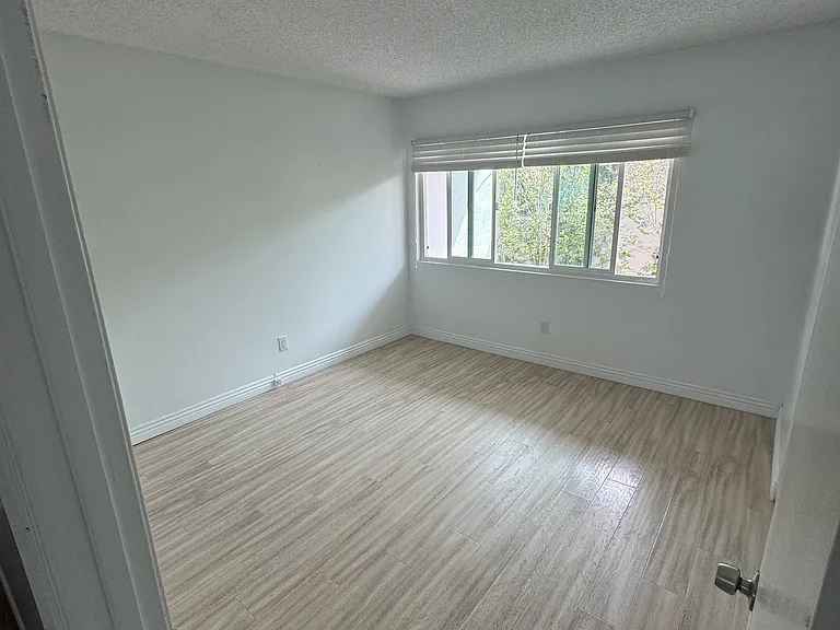 1310 Agate St #C — Photo 10