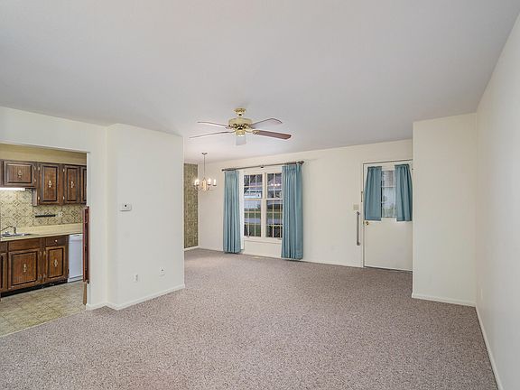 4th image of 10220 Foxhollow Ct