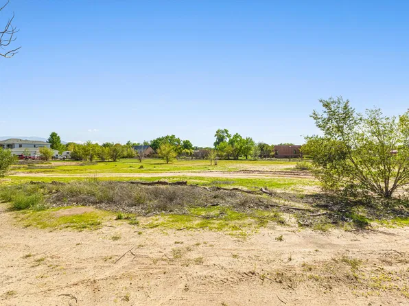 530 Camino De Suerte NW, Albuquerque, NM 87114