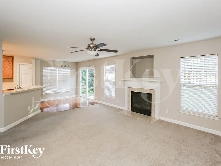 1011 Bridleside Dr — Photo 5