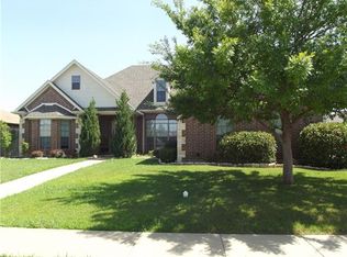 605 Oak St, Pilot Point, TX 76258